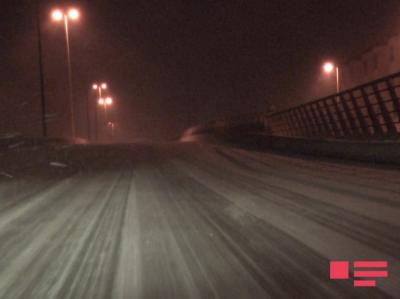 Yollar buz bağlayıb
