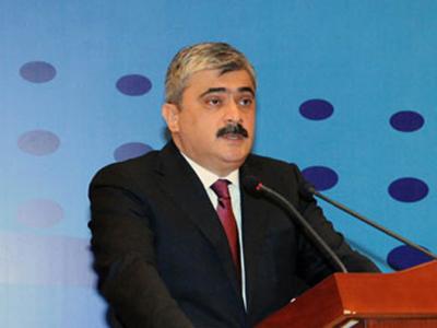 Samir Şərifov: “Özəl bankla müştəri arasında münasibətlərə niyə müdaxilə edilməlidir?"