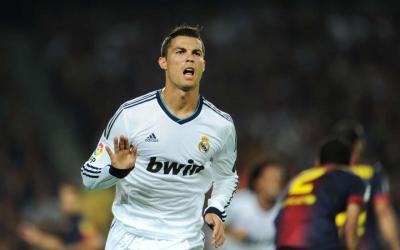 Ronaldo: "Təkbaşına bütün titulları qazanmaq istəyirəm"