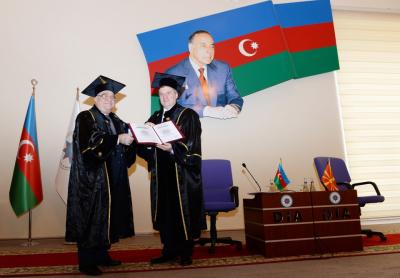 Makedoniya prezidenti Dövlət İdarəçilik Akademiyasının fəxri doktoru oldu
