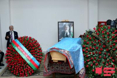 Xalq şairi Söhrab Tahirlə vida mərasimi başladı