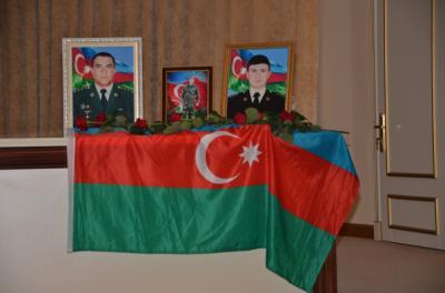 Şəhid hərbçilərin medalları ailə üzvlərinə təqdim olundu