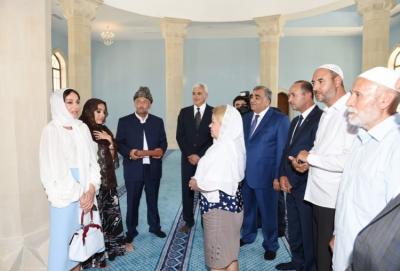 Bakıda daha bir məscid kompleksi istifadəyə verildi