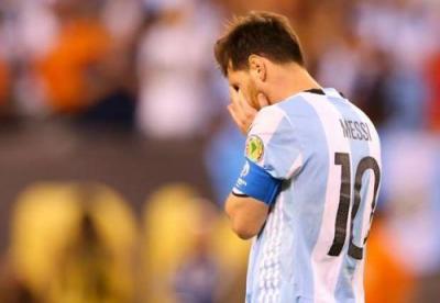 Argentina prezidenti və Maradonadan Messiyə dəstək