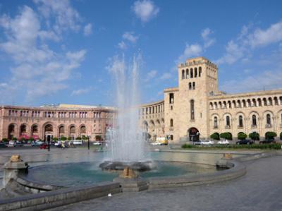 Sarkisyanın komissiya üzvləri müşahidəçilərə təzyiq göstərirlər