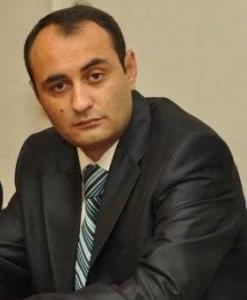 Fikrət Fərəməzoğlu vəkildən imtina edib