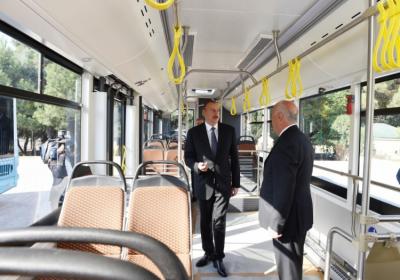 Prezident Sumqayıtda yeni avtobuslara baxış keçirdi
