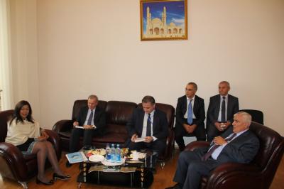 Dövlət müşaviri UNESCO-nun büro rəhbəri ilə bir arada