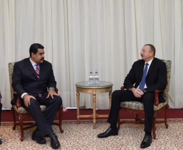 İlham Əliyev venesuelalı həmkarı ilə bir arada