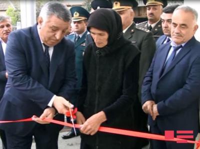Zaqatalada şəhid əsgərin ailəsinə ev verildi