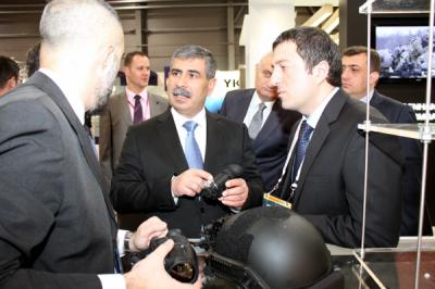 Zakir Həsənov Çexiyada keçirilən hərbi sərgidə