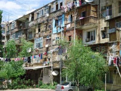 Məcburi köçkünlər BDU-nun yataqxanalarından köçürülür
