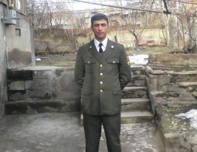Erməni zabit Azərbaycana keçmək üçün müraciət etdi