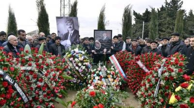 Ağaxan Abdullayev dəfn edildi
