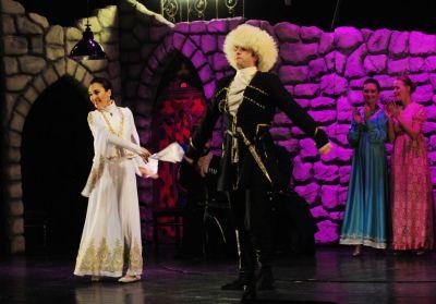 Rus Dram Teatrında "Əli və Nino" tamaşasının premyerası oldu