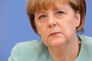 Merkel Trampın qərarını tənqid etdi