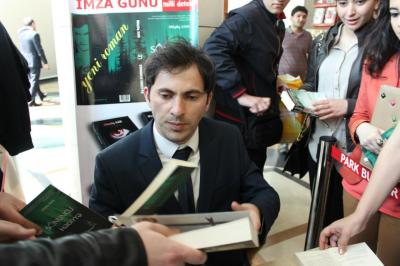 Detektiv yazar Müşfiq XANın imza günü keçirildi