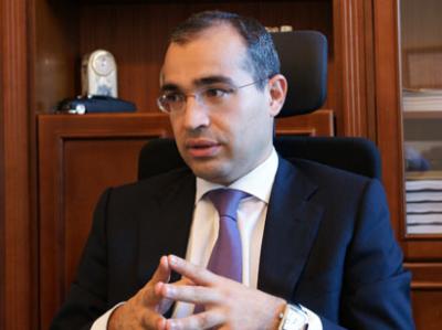 Yeni təhsil naziri Mikayıl Cabbarov nazirlik kollektivinə təqdim olunub