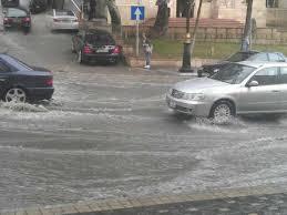 Bakıda yaşayış evlərini su basıb