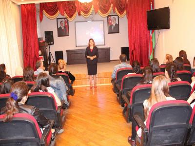 Bilik Fondu Pedaqoji Kollecdə "Mayak" filmini nümayiş etdirdi