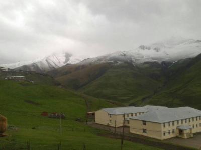 Yüksək dağlıq ərazilərə qar yağdı