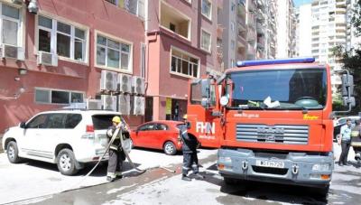 Bakıda çoxmərtəbəli binada yanğın