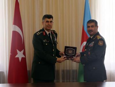 Türkiyə Quru Qoşunları komandanı medalla təltif edildi