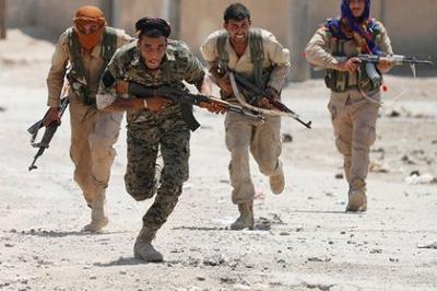 Suriya Demokratik Qüvvələri İŞİD-in Rakkadakı müdafiə mövqelərini yardı