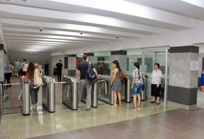 "Neftçilər" metro stansiyasının vestibüllərində təmir başa çatdı