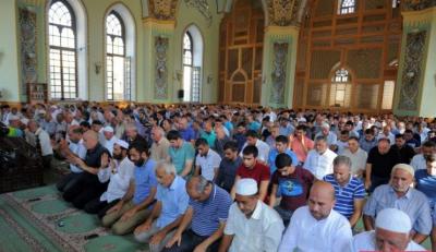 Bayram namazı qılındı