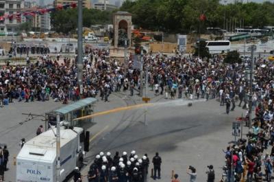 İstanbul: məhkəmə Gəzinti parkındakı tikintini dayandırıb, 12 yaralı var, 63 nəfər saxlanılıb