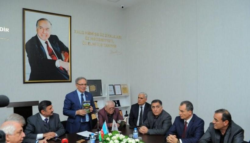 Rey Kərimoğlunun kitabının təqdimatı oldu <b style="color:red"></b>