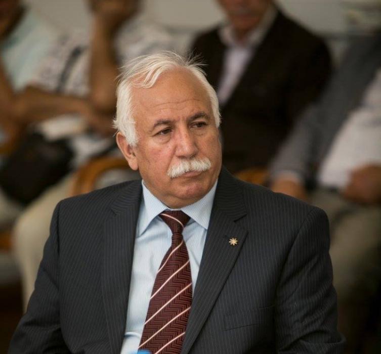 Dünya gözlərimdə əriyir şam-şam, belə yaşayıram sizdən uzaqda - <b style="color:red">Şeirlər </b>