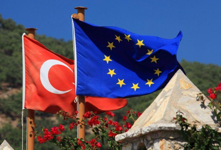 KİV: "Türkiyə ilə Avropa İttifaqı arasında zirvə toplantısı keçiriləcək"<b style="color:red"></b>