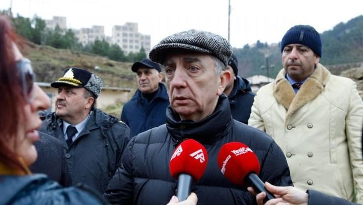 <b style="color:red">Bayılda tikilən yeni çoxmənzilli yaşayış binaları təhlükəli sahədən 5 km aralıda yerləşir</b>