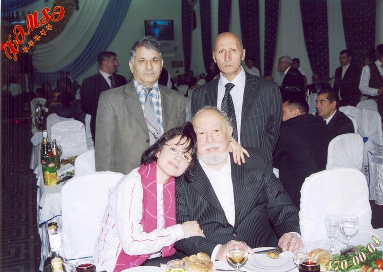 Oralarda kimlər var: <b style="color:red">Toğrul Nərimanbəyov</b>