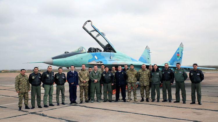 Bakıda NATO-nun mobil təlim qrupu tərəfindən seminar keçirilir<b style="color:red"></b>