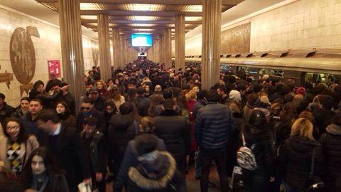 Bakı metrosunda qatarların hərəkətində problem <b style="color:red"></b>