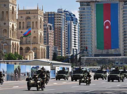 Silahlı Qüvvələrin 95 illiyinə həsr olunmuş parad keçirilir<b style="color:red"></b>