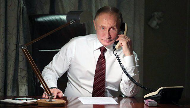 Putin Ermənistan prezidenti ilə ölkədəki vəziyyəti müzakirə etdi<b style="color:red"></b>