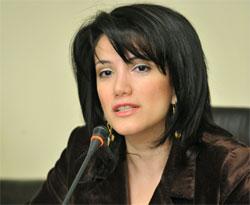 Məhkəmə Gültəkin Hacıbəylinin oğlunu ondan aldı<b style="color:red"></b>