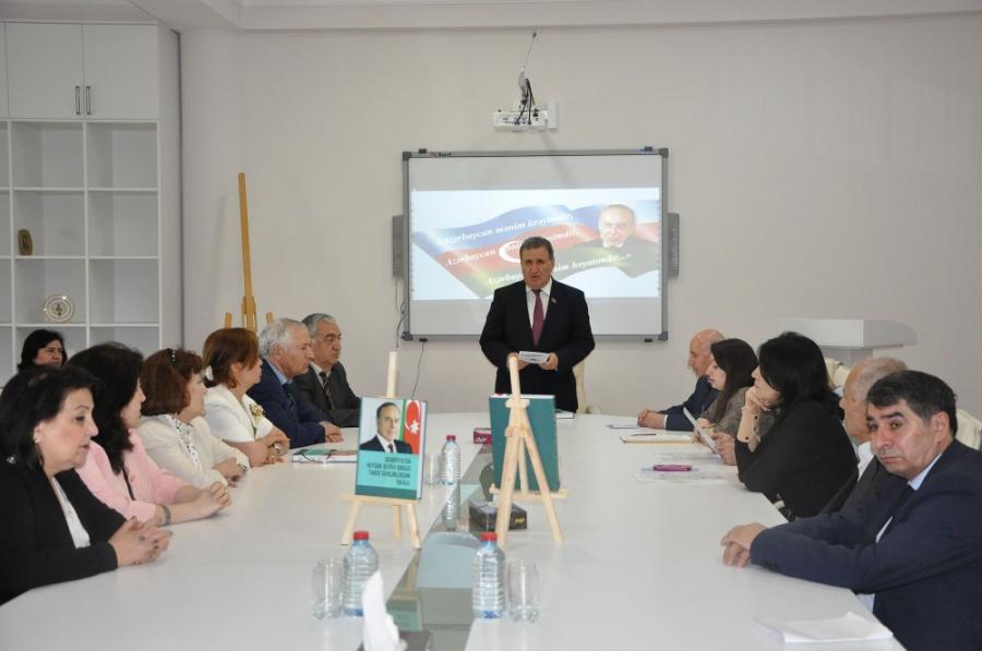 "Ədəbiyyatda Heydər Əliyev obrazı: tarixi gerçəklərdən ideala"  <b style="color:red"></b>