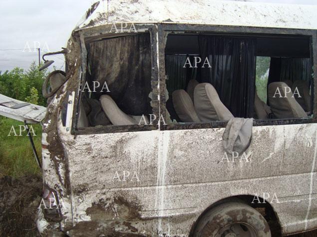 Bakıda sərnişin avtobusu aşıb- <b style="color:red">yaralılar var</b>