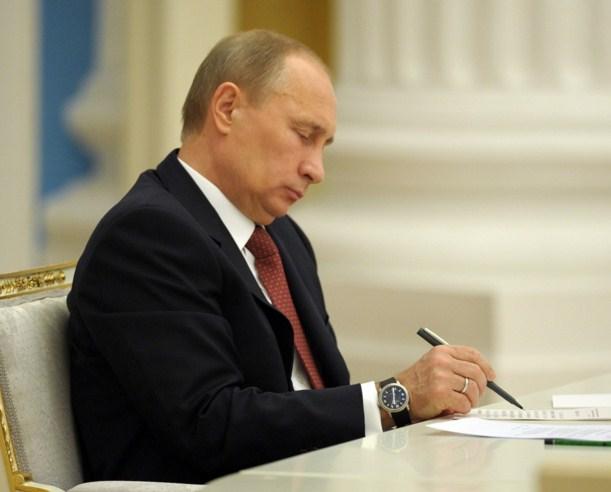 Putin cavab sanksiyalarına dair qanunu imzaladı <b style="color:red"></b>