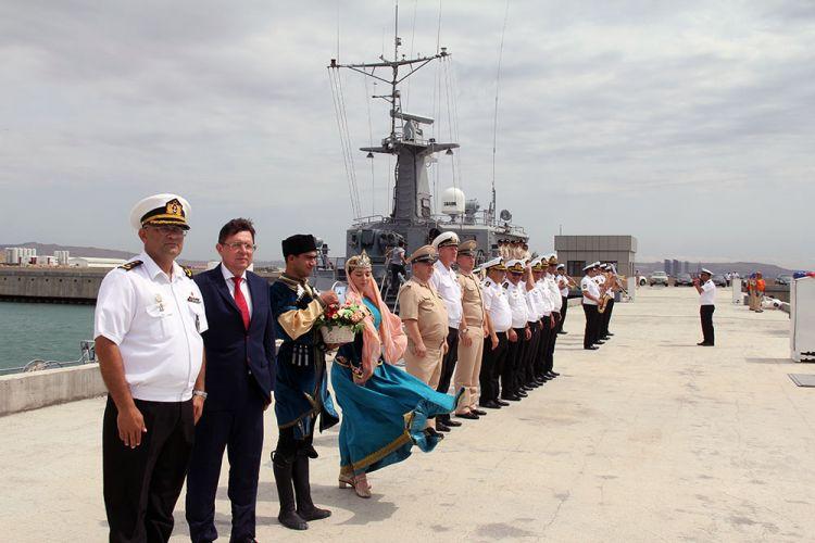 Rusiyanın hərbi gəmiləri Bakıya gəldi <b style="color:red"></b>