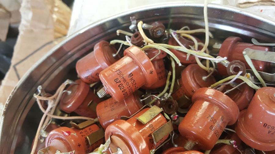 Hava gəmilərində istifadə edilən cihazları ölkədən çıxarmağa çalışan 4 nəfər həbs edildi<b style="color:red"></b>