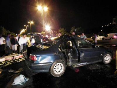 “BMW” şadlıq evinin qarısında qəza törətdi: ölən var<b style="color:red"></b>
