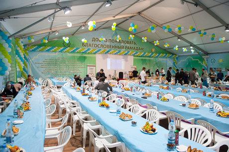 Leyla Əliyevanın adından iftar süfrəsi açılıb<b style="color:red">  (FOTO)</b>
