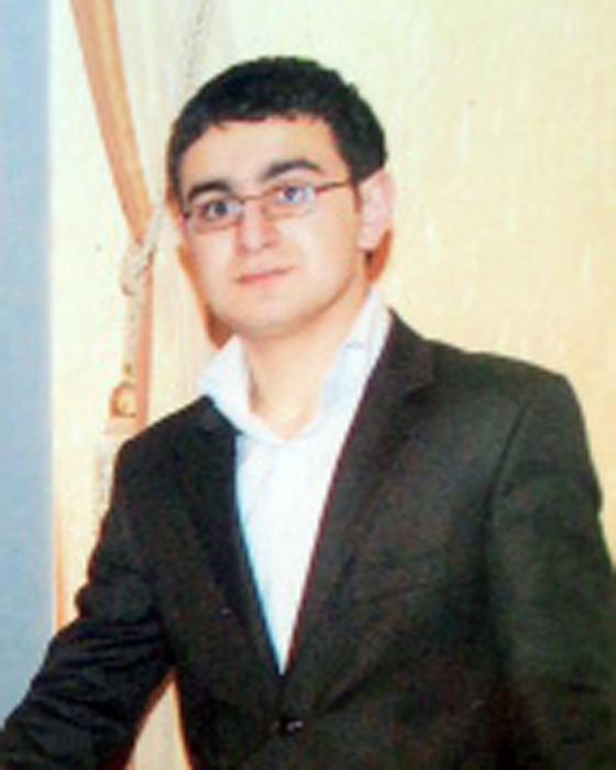 Həmişə fərqlənməyə can atan gənc<b style="color:red"></b>