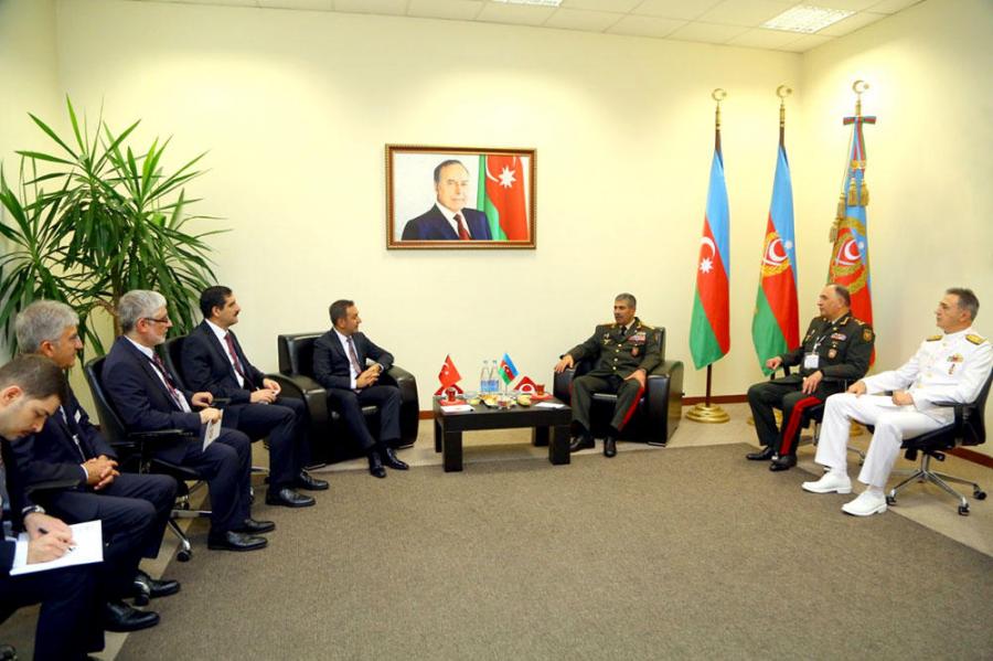 Azərbaycanla Türkiyə arasında hərbi əməkdaşlıq müzakirə olundu<b style="color:red"></b>